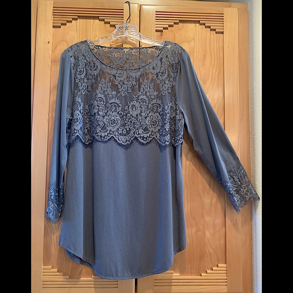 GARNET HILL Grey TUNIC/TOP with Lovely Lace Detail  M  NWOT